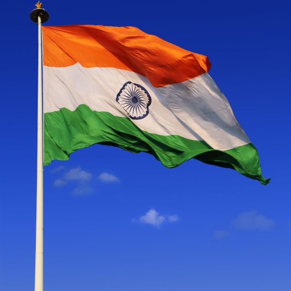 Flag mast pole with pulley system for easy hoisting
