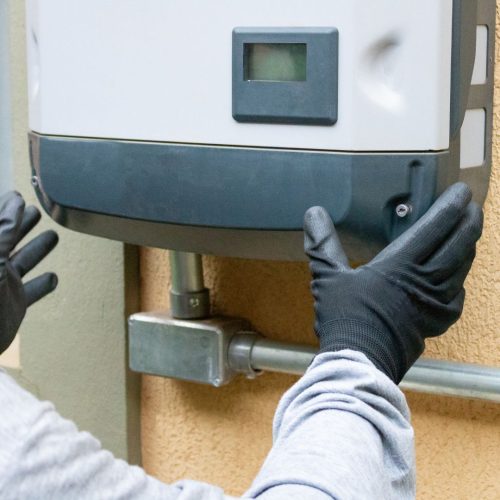 Reliable grid tie solar inverter with real time monitoring